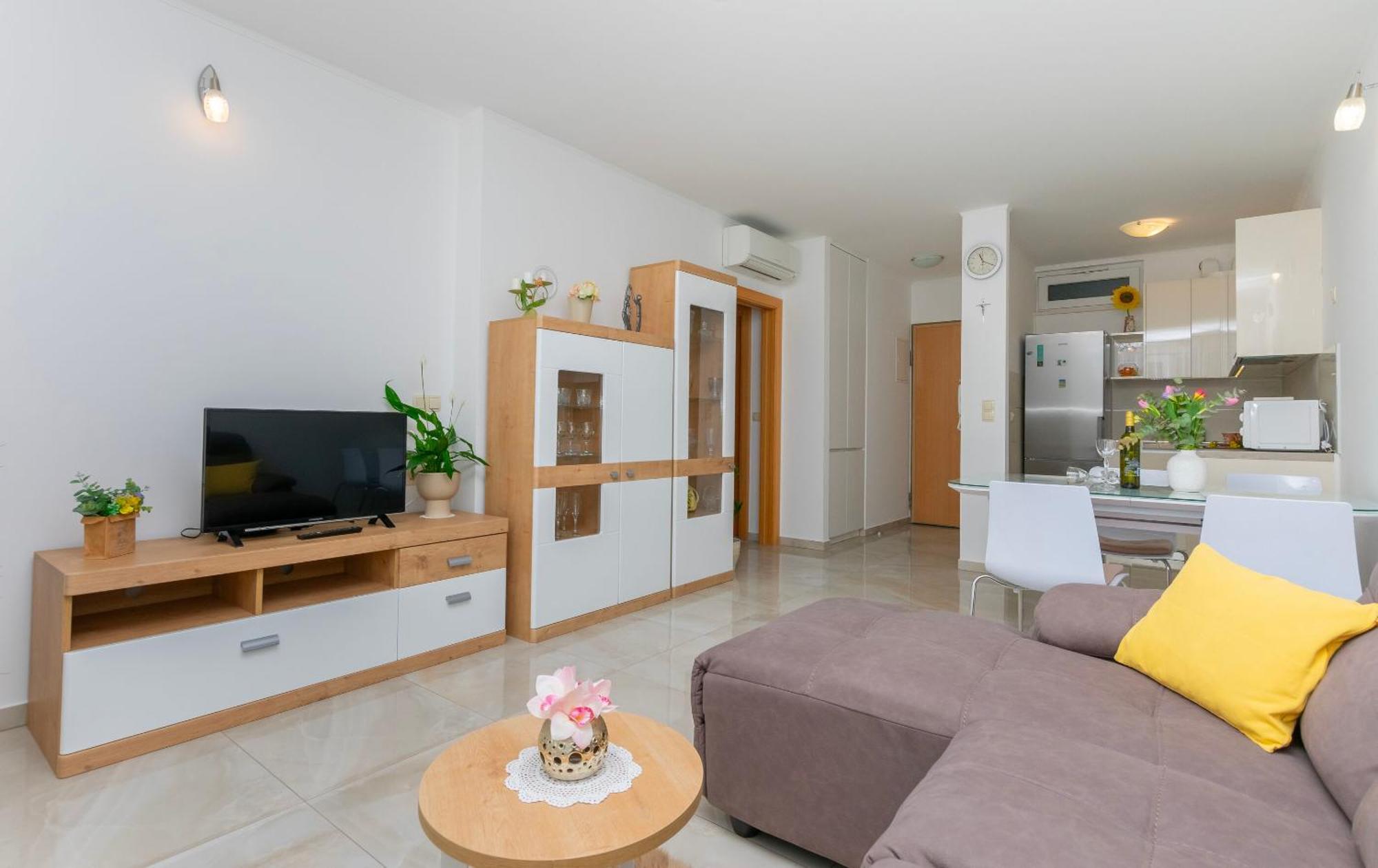 Apartment Ivanka Omis Exterior photo